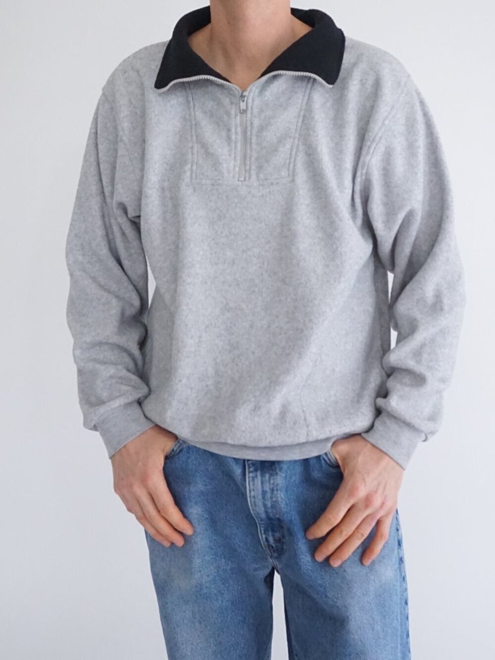 Vintage Hall Grey Black Quarter Zip Pullover Athletic Campus Fleece Sweater M